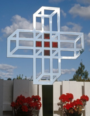 Processionskrucifix till
Högalidskyrkan i Stockholm.
Silver och glas (1988). Processionskrucifix till
Högalidskyrkan i Stockholm.
Silver och glas (1988).