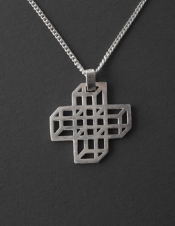 Hänge "Högalid".
Silver (1992)
Pris 800 kr Hänge "Högalid".
Silver (1992)
Pris 800 kr