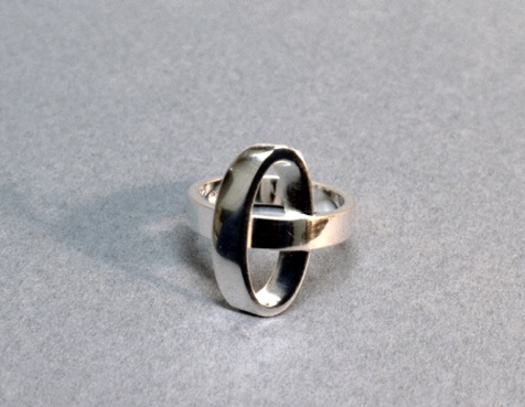 Fingerring "Ring i ring".
Silver (1989)